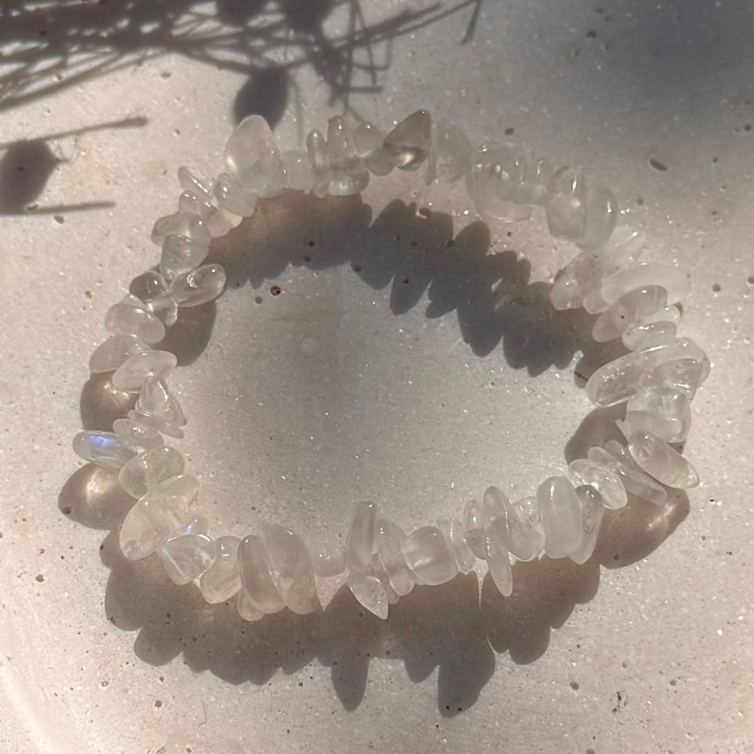 MOONSTONE ENERGY | Regenbogen Mondstein Splitterarmband