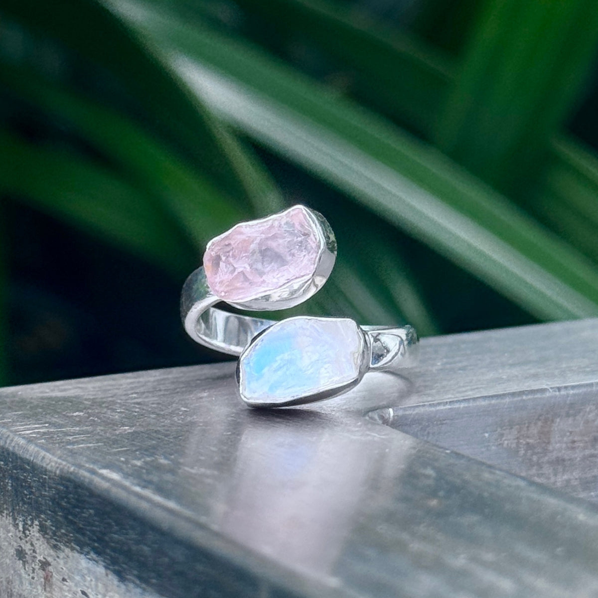 VENUS ENERGY RING  Regenbogen Mondstein und Rosenquarz