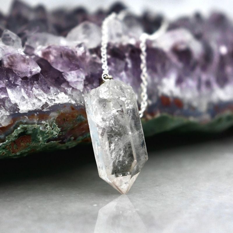 ENERGY FLOW | Bergkristall Kette und Pendel - thatspiritualshop.de