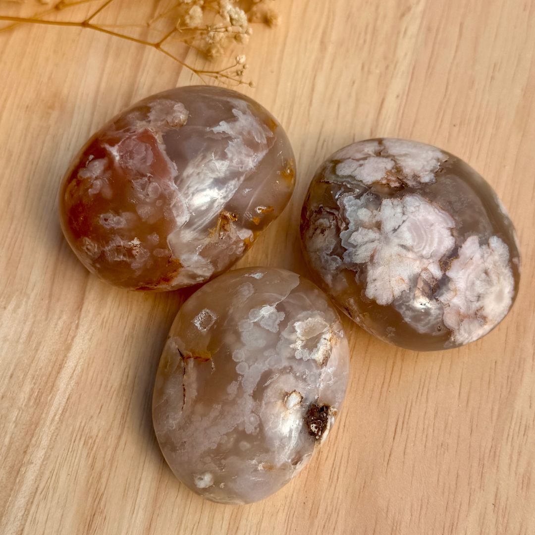 Kirschblüten Chalcedon - thatspiritualshop.de