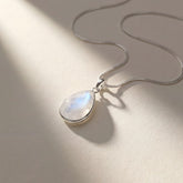 REGENBOGEN MONDSTEIN KETTE - thatspiritualshop.de