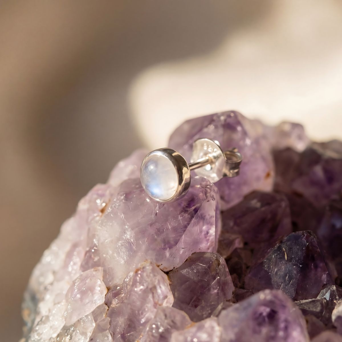 REGENBOGEN MONDSTEIN OHRSTECKER - thatspiritualshop.de